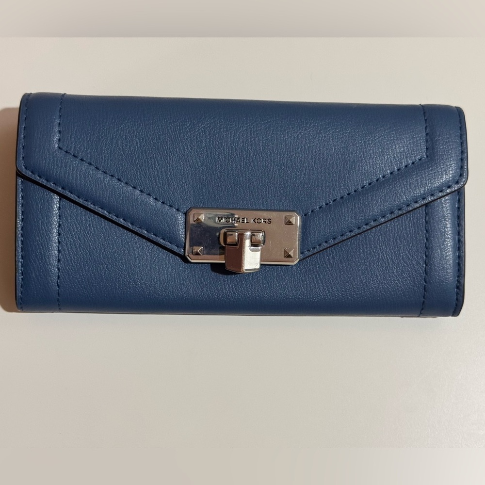 MICHAEL Michael Kors Kinsley Wallet in Dk Chambray